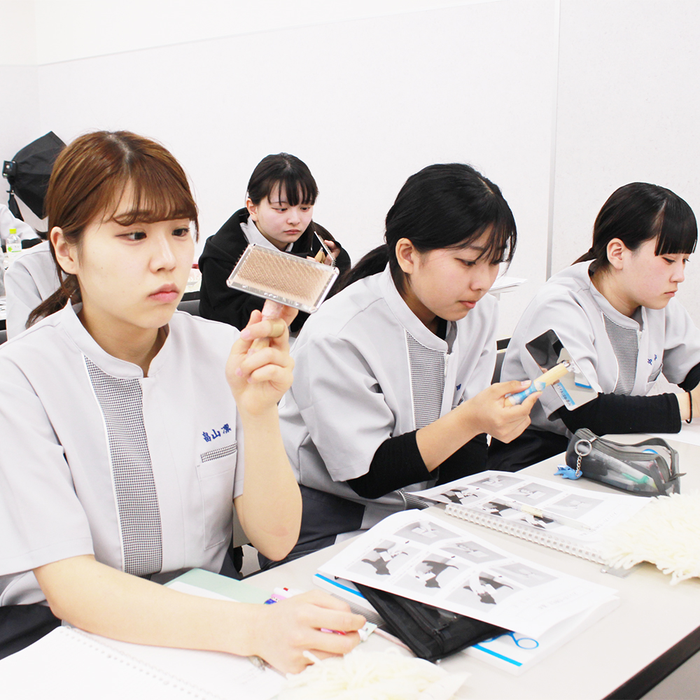 １年生、トリミング準備①